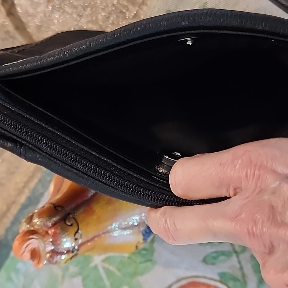 AURIELLE Leather Shoulder Bag - Picture 5 of 12